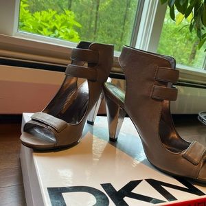 dkny heels size 9